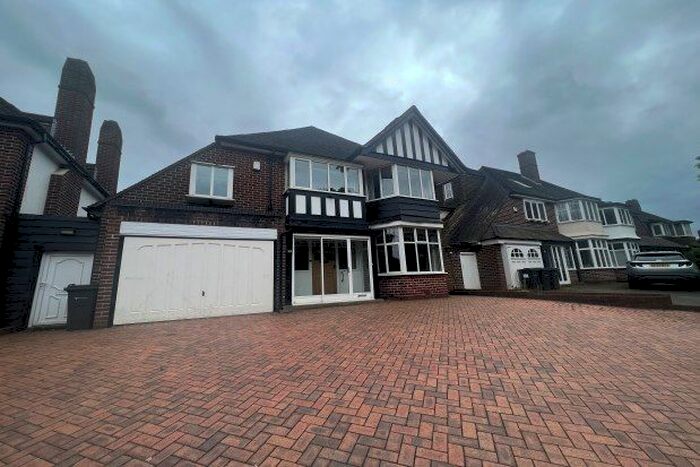 4 Bedroom Detached House To Rent In Monmouth Drive, Sutton Coldfield, B73