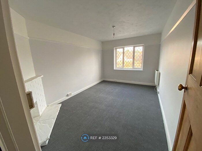 2 Bedroom Flat To Rent In London Road, East Grinstead, RH19