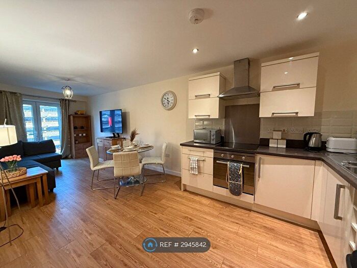 2 Bedroom Flat To Rent In Crecy Court, Leicester, LE1