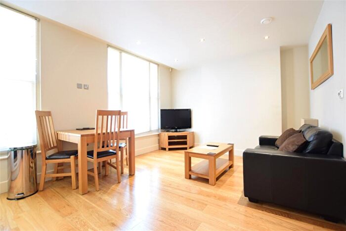 1 Bedroom Apartment To Rent In Cross Street, Reading, Berkshire, RG1