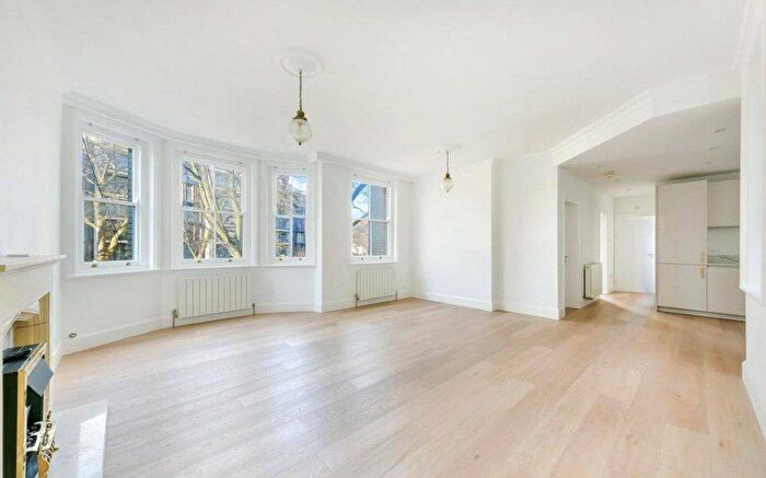 2 Bedroom Flat To Rent In Luxborough Street, London, W1U