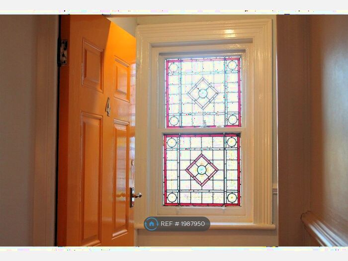 1 Bedroom Flat To Rent In Moorbank Court, Leeds, LS6