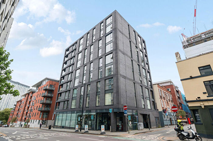 2 Bedroom Apartment For Sale In Dyche Street, Manchester, Greater Manchester, M4