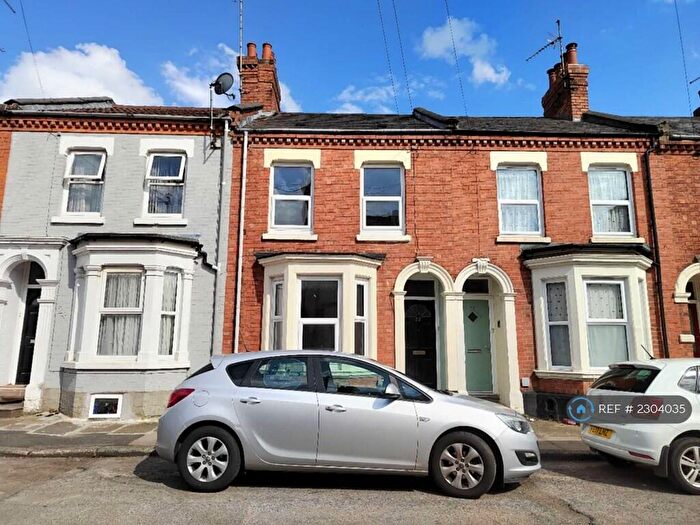 4 Bedroom Terraced House To Rent In Ivy Road, Northampton, NN1