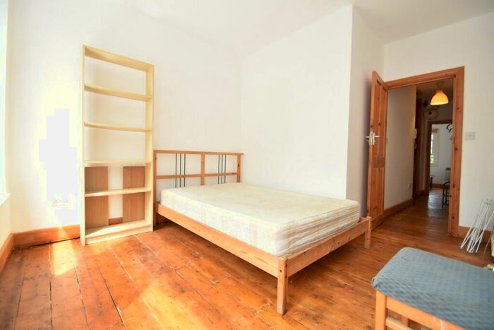 2 Bedroom Flat To Rent In Stoke Newington Church Street, London, N16