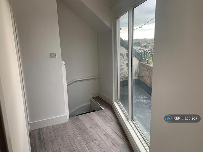 2 Bedroom Flat To Rent In Burnley Road, London, NW10