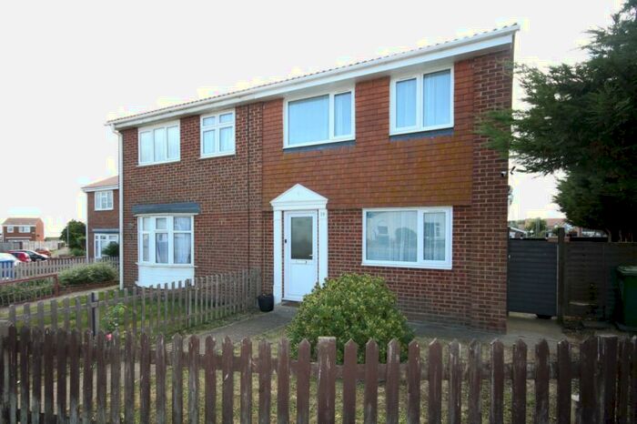 3 Bedroom Semi-Detached House To Rent In Cliff View Gardens, Warden, ME12