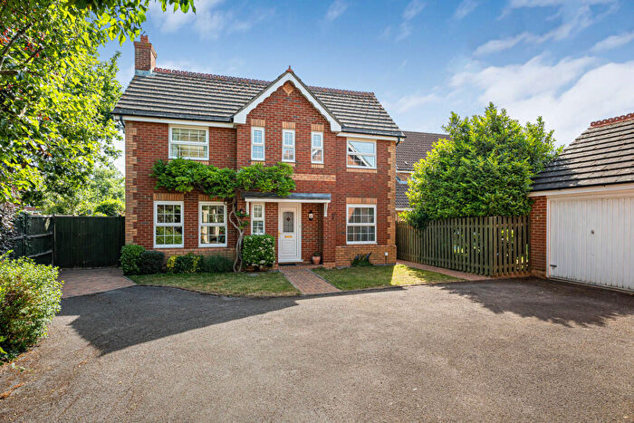 3 Bedroom Detached House For Sale In Tamar Way, Didcot, OX11