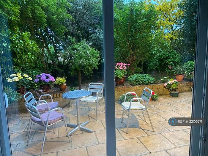 2 Bedroom Flat To Rent In Belsize Park Hampstead, London, NW3