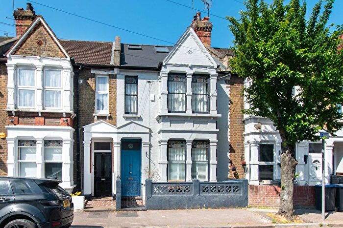 5 Bedroom Semi-Detached House For Sale In Harley Road, Harlesden, London, NW10