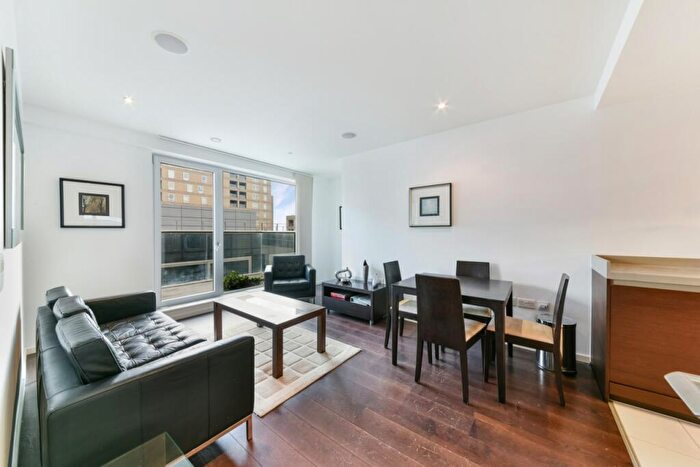 2 Bedroom Apartment To Rent In South Boulevard, Baltimore Wharf, Canary Wharf, E14