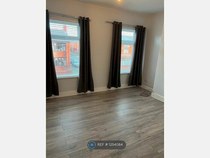 1 Bedroom Flat To Rent In Park Road, Wigan, WN6