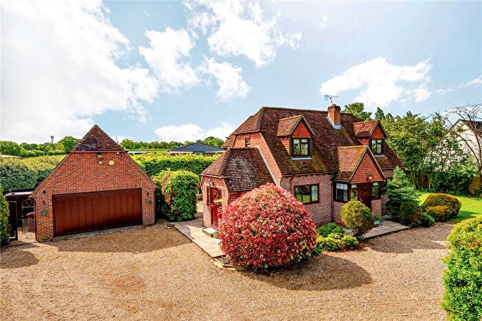 3 Bedroom Detached House To Rent In Pound Lane, Hurst, Reading, Berkshire, RG10