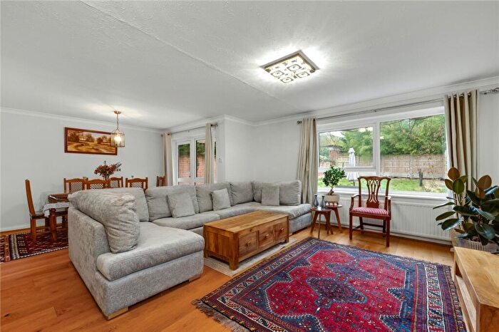 4 Bedroom Detached House For Sale In Gower Road, Weybridge, Surrey, KT13