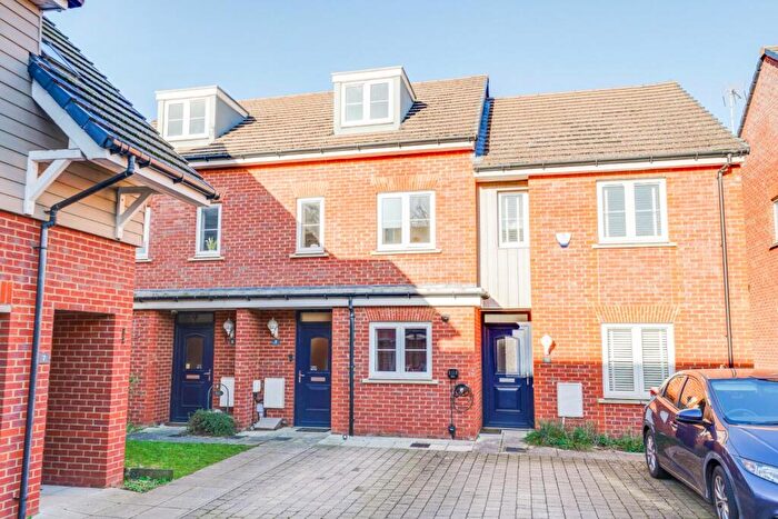 3 Bedroom Terraced House For Sale In Cornmill Mews, Leighton Buzzard, LU7
