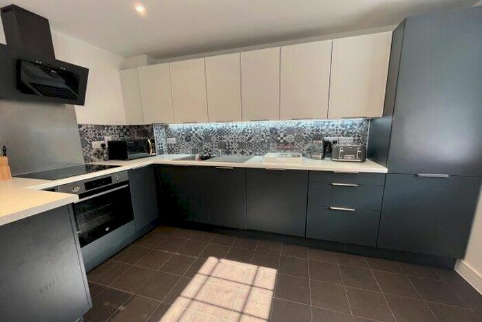 2 Bedroom Flat To Rent In Old Brewery Lane, Swindon, SN1