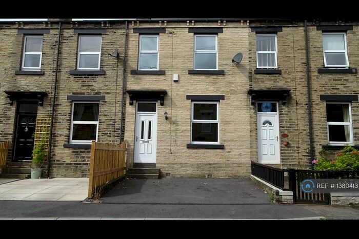 3 Bedroom Terraced House To Rent In Prospect Terrace, Cleckheaton, BD19