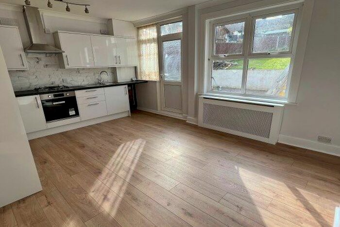 2 Bedroom Terraced House To Rent In Elm Avenue, Chatham, ME4