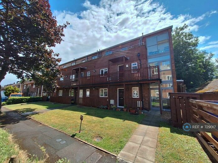 1 Bedroom Flat To Rent In Courtlands, Maidenhead, SL6