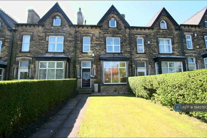 1 Bedroom Flat To Rent In Street Lane, Leeds, LS8