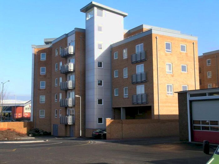 1 Bedroom Flat To Rent In Tuns Lane, Slough, SL1
