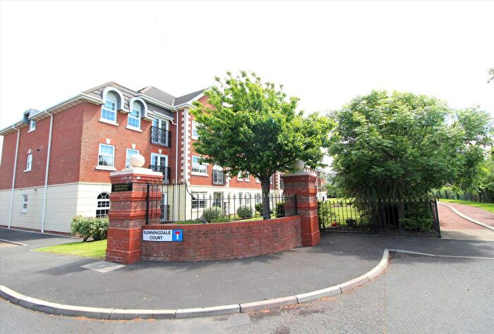 2 Bedroom Flat To Rent In Sunningdale Court, Lytham St. Annes, FY8