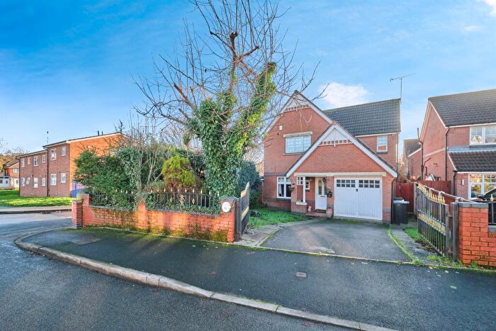 3 Bedroom Detached House For Sale In Hobhouse Close, Birmingham, B42