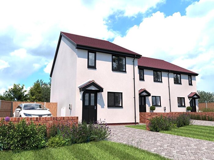 2 Bedroom Detached House For Sale In Rookery Hill, Corringham, Essex, SS17