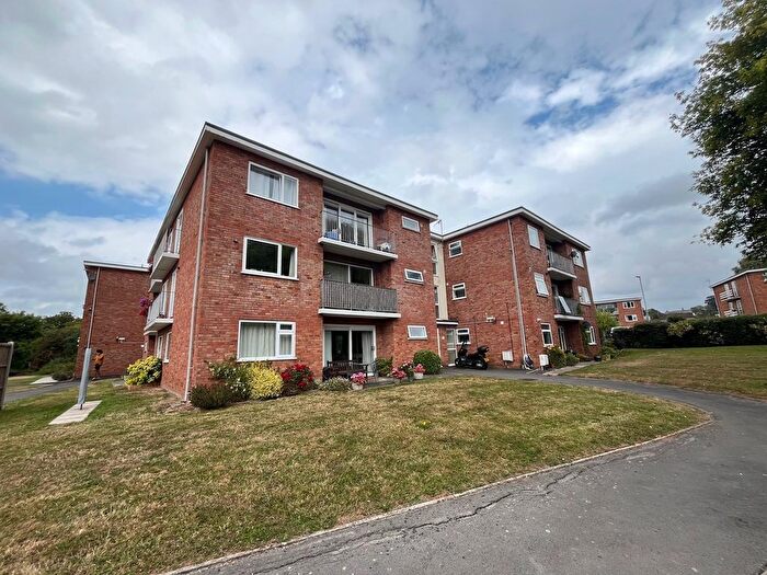 2 Bedroom Flat To Rent In Burchs Close, Taunton, TA1