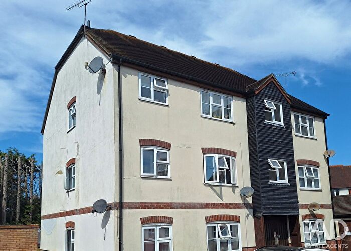 1 Bedroom Flat For Sale In Thornborough Avenue, South Woodham Ferrers, Chelmsford, CM3