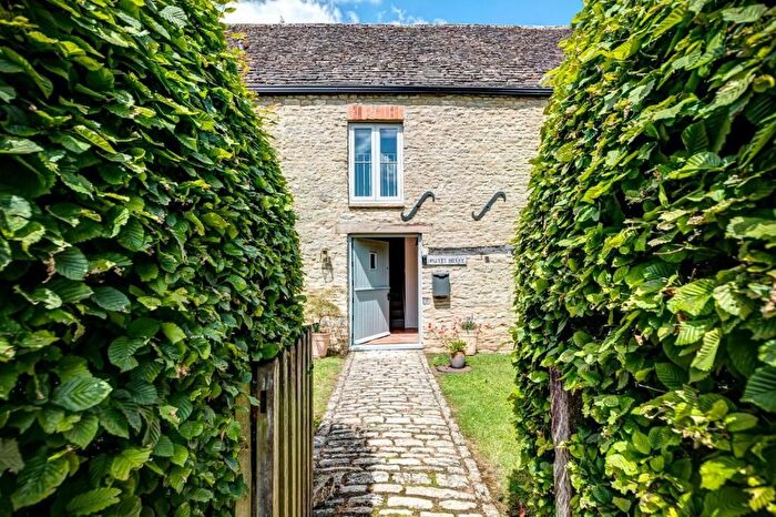 3 Bedroom Cottage To Rent In Ramsden, Oxfordshire, OX7