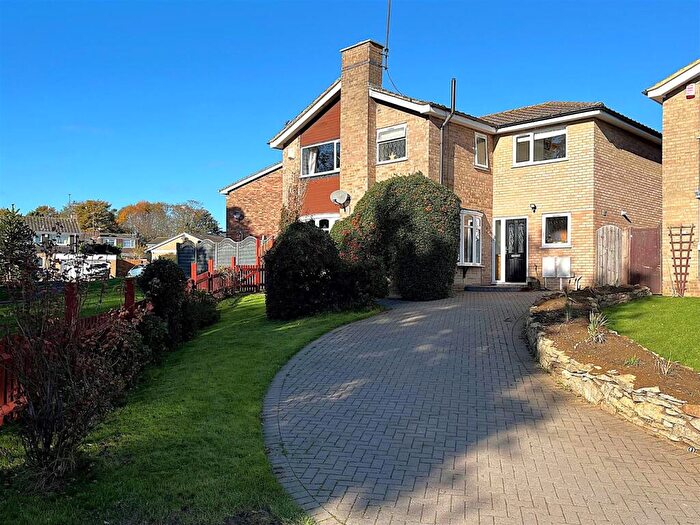 5 Bedroom Detached House For Sale In Coniston Close, Daventry, NN11