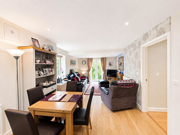 2 Bedroom Apartment For Sale In Grantley Gardens, Mannamead, PL3
