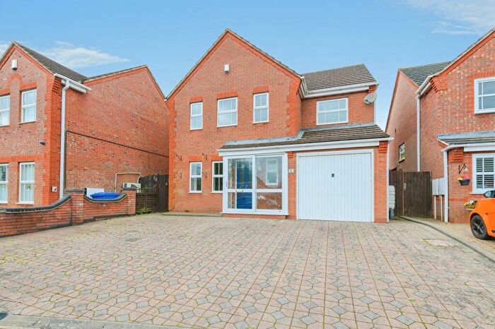 4 Bedroom Detached House For Sale In Orkney Drive, Wilnecote, Tamworth, B77
