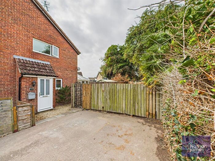 1 Bedroom Detached House For Sale In Keats Road, Caldicot, NP26