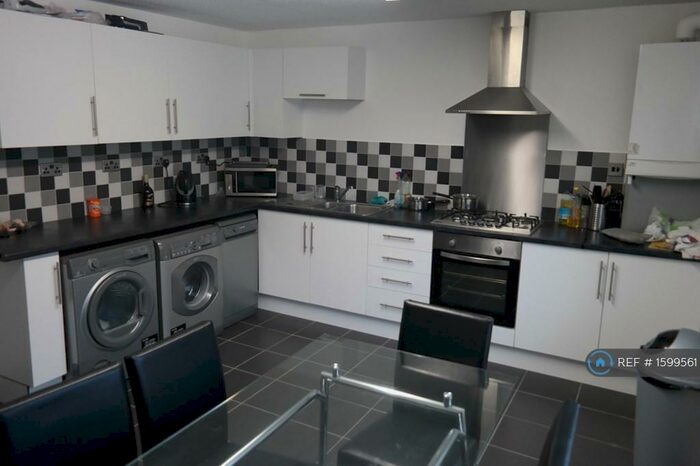 6 Bedroom Terraced House To Rent In Gadd Street, Nottingham, NG7