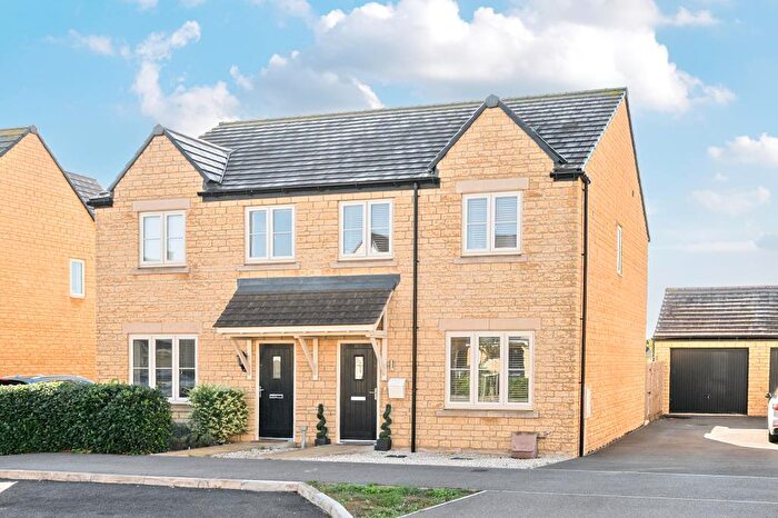 3 Bedroom Semi-Detached House For Sale In Witney, Oxfordshire, OX29
