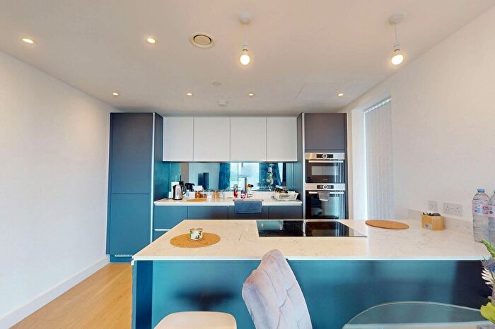 2 Bedroom Flat For Sale In Rennie Street, London, SE10