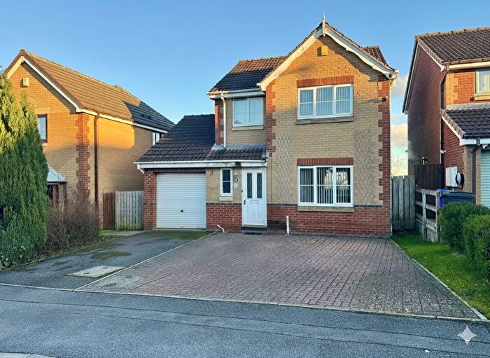 3 Bedroom Detached House To Rent In Longley Farm View, Sheffield, South Yorkshire, S5