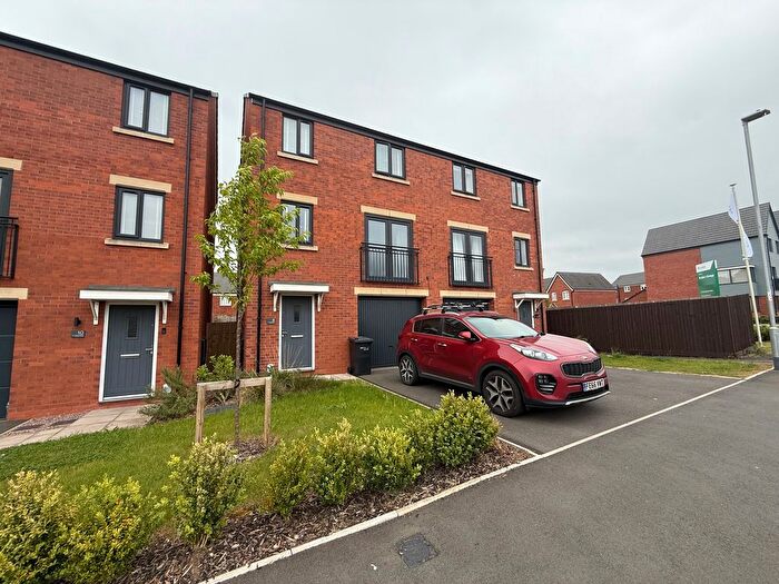 3 Bedroom Property To Rent In Smith Close, Lichfield, B79