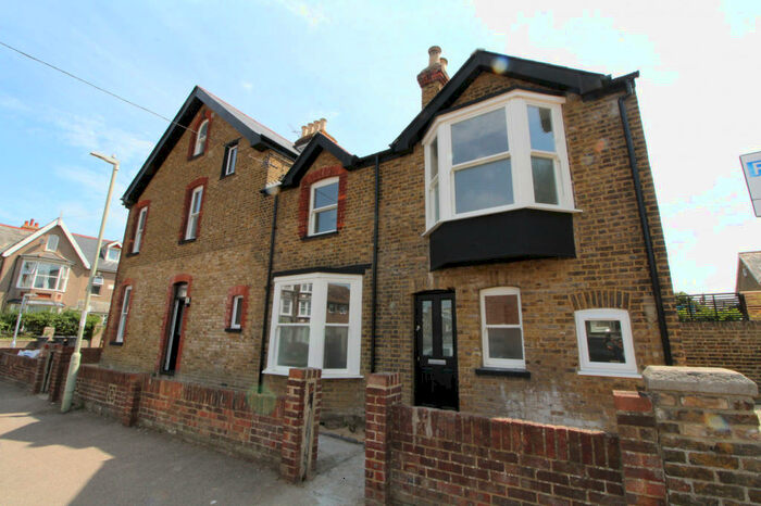 Studio To Rent In South Road, Herne Bay, CT6