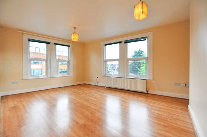 1 Bedroom Flat To Rent In London Road, Kingston, KT2