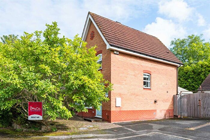 3 Bedroom End Of Terrace House To Rent In Oakwood Croft, Solihull, B91