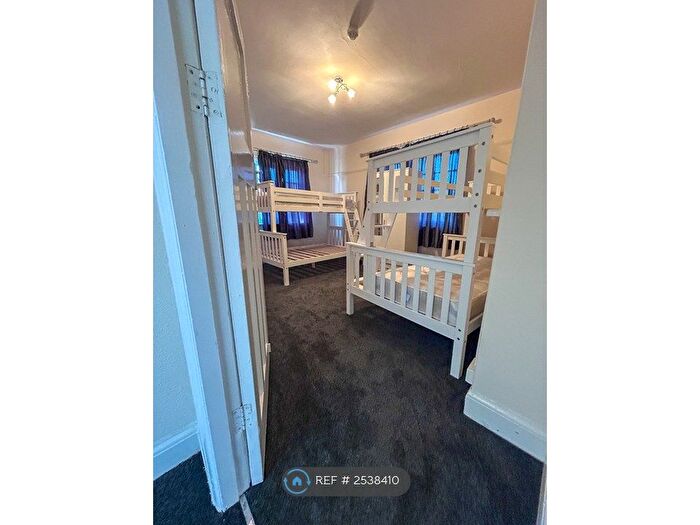 3 Bedroom Flat To Rent In Uxbridge Road, Hayes, UB4