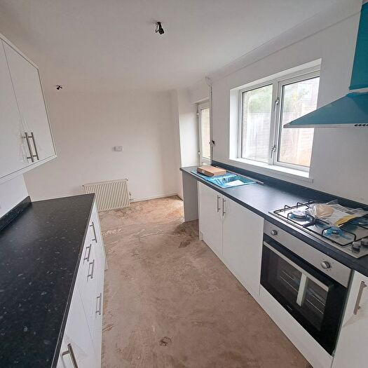 3 Bedroom End Of Terrace House To Rent In Prideaux-Brune Avenue, Gosport, PO13