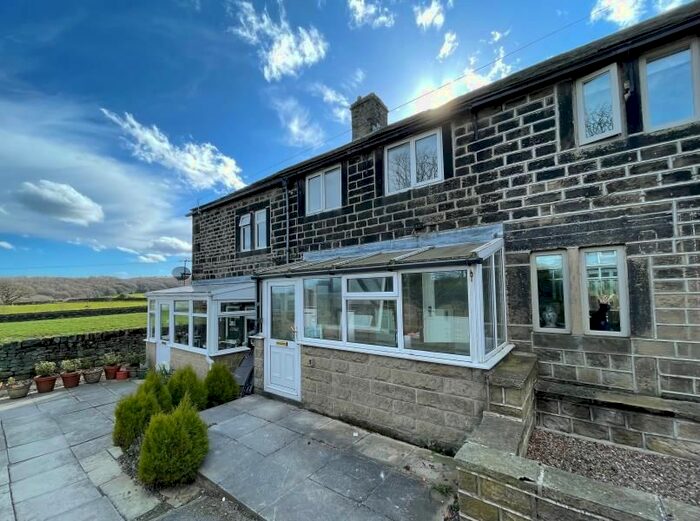 2 Bedroom Cottage To Rent In Top Of The Moor, Stocksmoor, Huddersfield, HD4