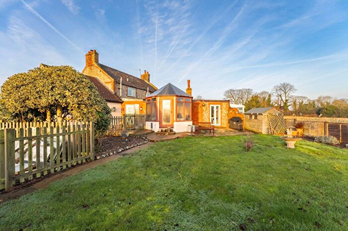 3 Bedroom Cottage For Sale In North Walsham Road, Northrepps, NR27