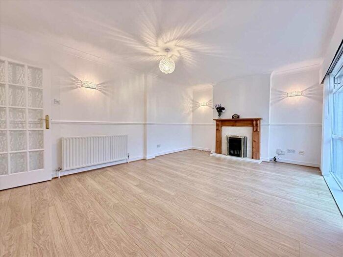 3 Bedroom House To Rent In Southfield, Saltash, PL12