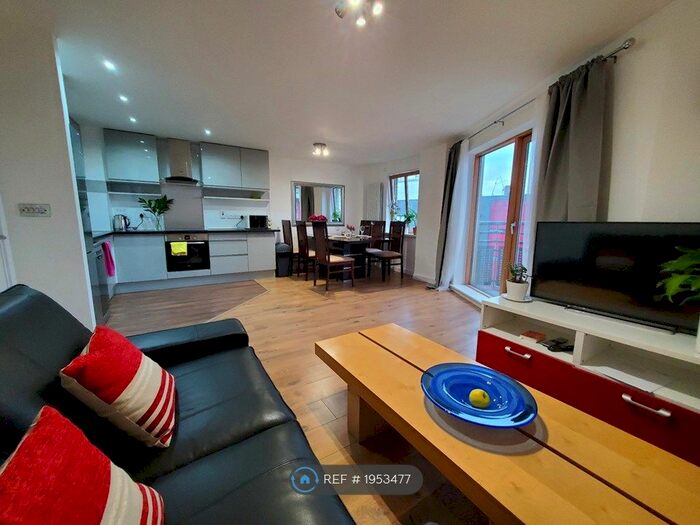 2 Bedroom Flat To Rent In John Bell Tower East, London, E3