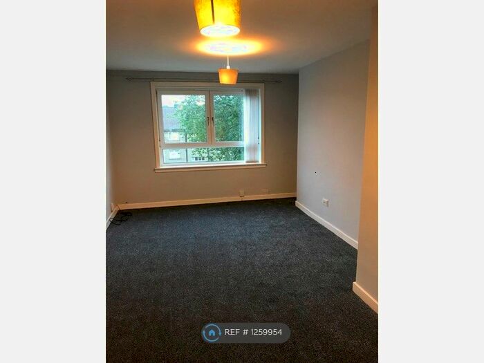 3 Bedroom Flat To Rent In Loganlee Terrace, Dundee DD2